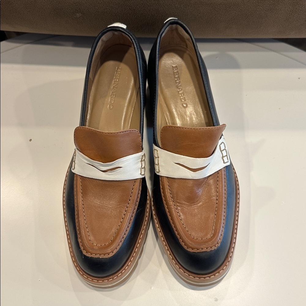 Bernardo Selma tricolor slip-on loafer with block heel, size 9 like new